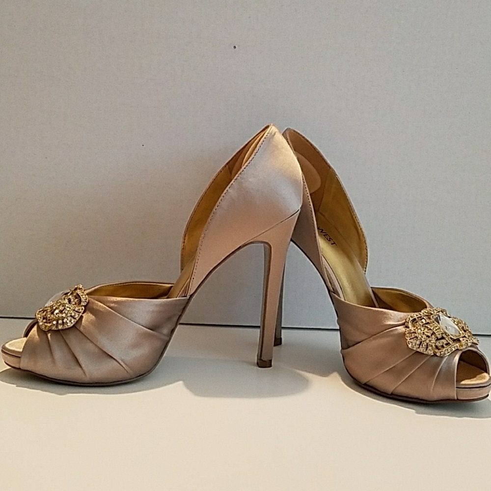 Shoes - Picture 2 of 4